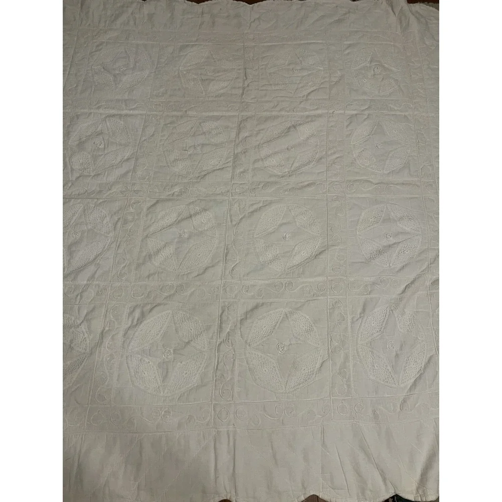 1900s Antique CottageCore Amish white on white BABY CRIB QUILT 81x72 hand stitch
